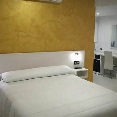 Emperatriz I Otel